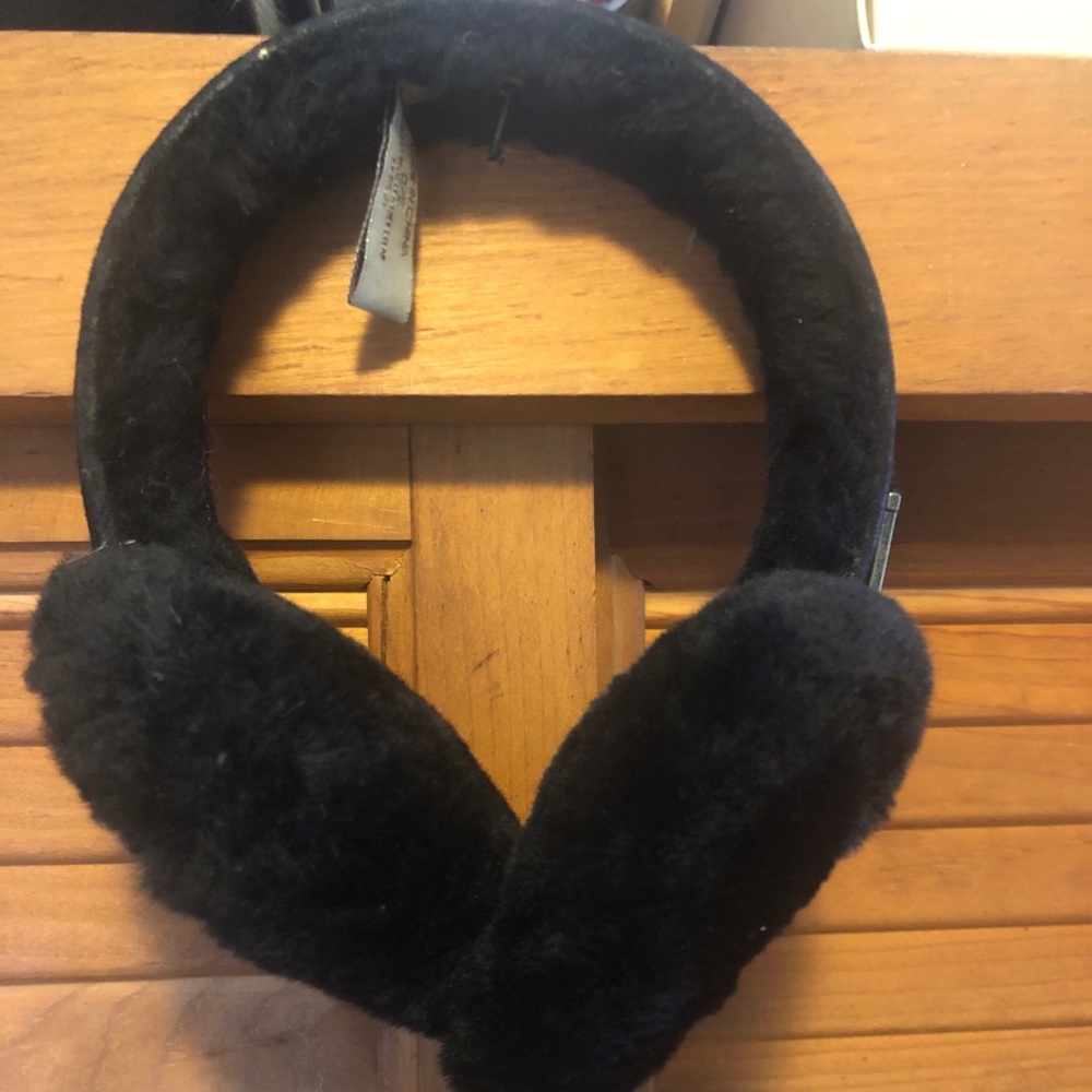 Ugg earmuff